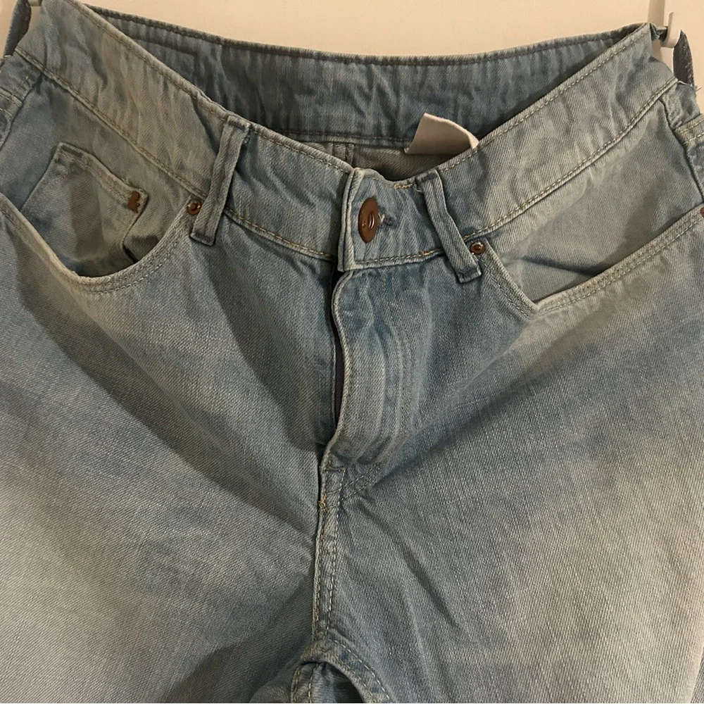 H&M Blue Straight Jeans with Relaxed Fit - Picture 2 of 5